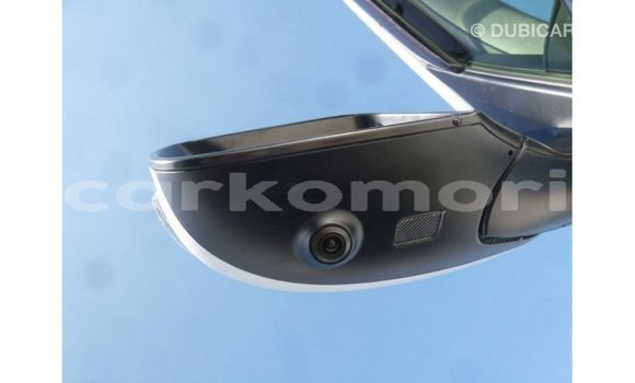 Acheter Import Voiture Toyota Land Cruiser Blanc à Import - Dubai, Grande Comore Acheter Import Voiture Toyota Land Cruiser Blanc à Import - Dubai, Grande Comore