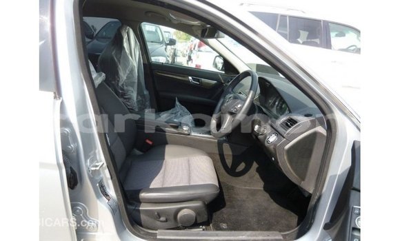 Acheter Import Voiture Mercedes-Benz 200 Autre à Import - Dubai, Grande Comore Acheter Import Voiture Mercedes-Benz 200 Autre à Import - Dubai, Grande Comore