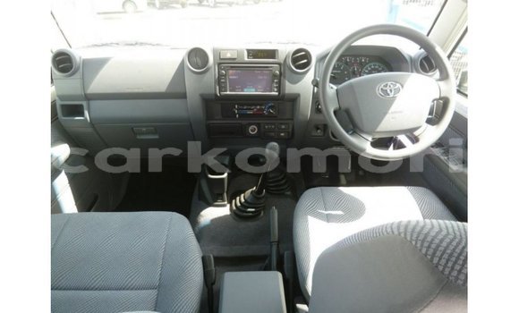 Buy Import Toyota Land Cruiser White Car in Import - Dubai in Great Comore Buy Import Toyota Land Cruiser White Car in Import - Dubai in Great Comore