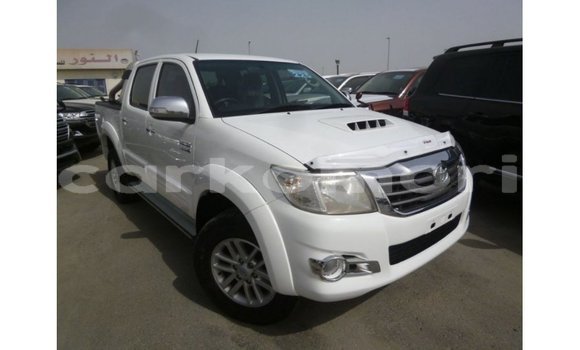 Buy Import Toyota Hilux White Car in Import - Dubai in Great Comore Buy Import Toyota Hilux White Car in Import - Dubai in Great Comore