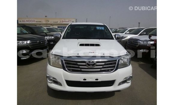 Buy Import Toyota Hilux White Car in Import - Dubai in Great Comore Buy Import Toyota Hilux White Car in Import - Dubai in Great Comore