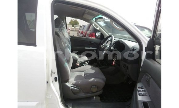 Buy Import Toyota Hilux White Car in Import - Dubai in Great Comore Buy Import Toyota Hilux White Car in Import - Dubai in Great Comore