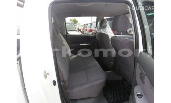 Buy Import Toyota Hilux White Car in Import - Dubai in Great Comore Buy Import Toyota Hilux White Car in Import - Dubai in Great Comore
