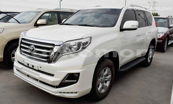 Acheter Import Voiture Toyota Prado Blanc à Import - Dubai, Grande Comore Acheter Import Voiture Toyota Prado Blanc à Import - Dubai, Grande Comore