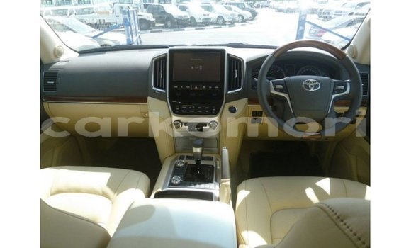 Acheter Import Voiture Toyota Land Cruiser Marron à Import - Dubai, Grande Comore Acheter Import Voiture Toyota Land Cruiser Marron à Import - Dubai, Grande Comore