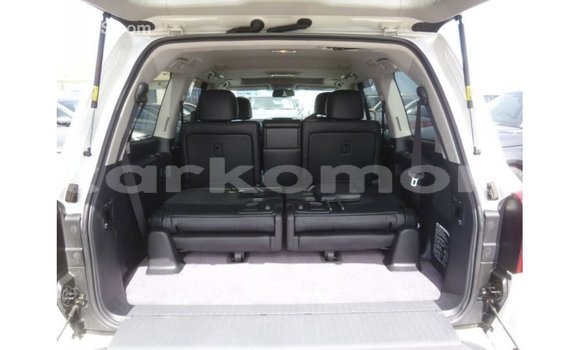 Buy Import Toyota Land Cruiser White Car in Import - Dubai in Great Comore Buy Import Toyota Land Cruiser White Car in Import - Dubai in Great Comore