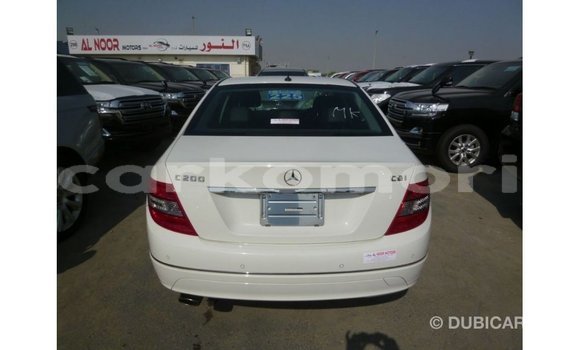 Acheter Import Voiture Mercedes-Benz 200 Blanc à Import - Dubai, Grande Comore Acheter Import Voiture Mercedes-Benz 200 Blanc à Import - Dubai, Grande Comore