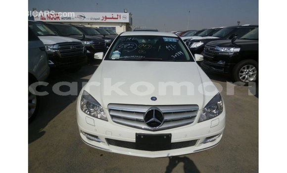 Acheter Import Voiture Mercedes-Benz 200 Blanc à Import - Dubai, Grande Comore Acheter Import Voiture Mercedes-Benz 200 Blanc à Import - Dubai, Grande Comore