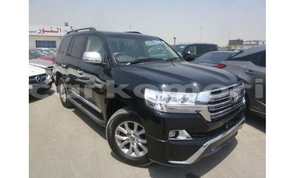 Buy Import Toyota Land Cruiser Black Car in Import - Dubai in Great Comore