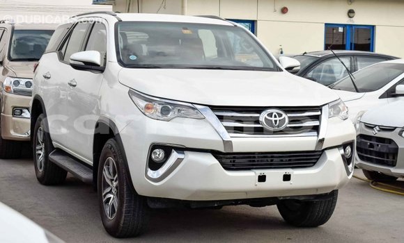 Acheter Import Voiture Toyota Fortuner Blanc à Import - Dubai, Grande Comore Acheter Import Voiture Toyota Fortuner Blanc à Import - Dubai, Grande Comore