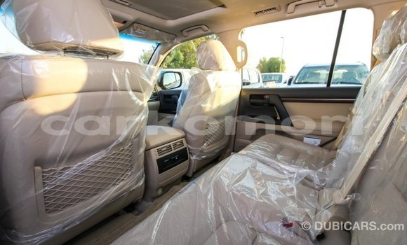 Acheter Import Voiture Toyota Land Cruiser Noir à Import - Dubai, Grande Comore Acheter Import Voiture Toyota Land Cruiser Noir à Import - Dubai, Grande Comore