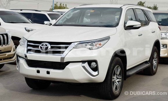 Acheter Import Voiture Toyota Fortuner Blanc à Import - Dubai, Grande Comore Acheter Import Voiture Toyota Fortuner Blanc à Import - Dubai, Grande Comore