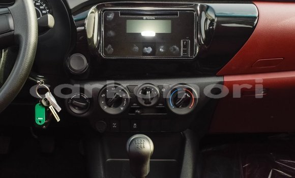 Buy Import Toyota Hilux White Car in Import - Dubai in Great Comore Buy Import Toyota Hilux White Car in Import - Dubai in Great Comore