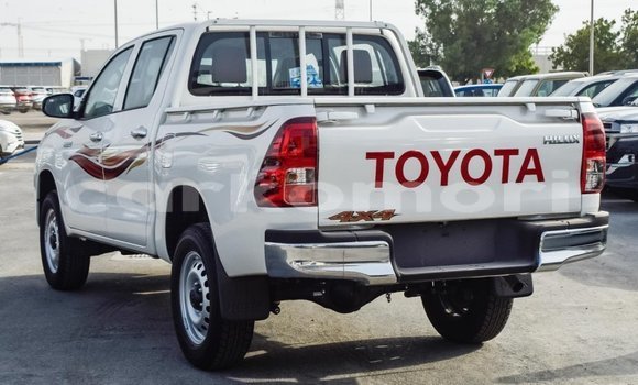Buy Import Toyota Hilux White Car in Import - Dubai in Great Comore Buy Import Toyota Hilux White Car in Import - Dubai in Great Comore