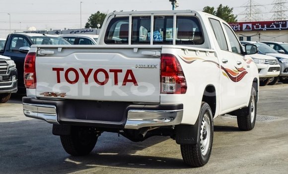 Buy Import Toyota Hilux White Car in Import - Dubai in Great Comore Buy Import Toyota Hilux White Car in Import - Dubai in Great Comore