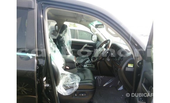 Acheter Import Voiture Toyota Land Cruiser Noir à Import - Dubai, Grande Comore Acheter Import Voiture Toyota Land Cruiser Noir à Import - Dubai, Grande Comore