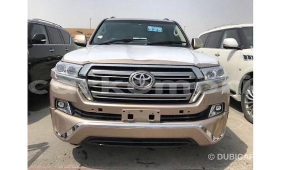 Acheter Import Voiture Toyota Land Cruiser Autre à Import - Dubai, Grande Comore Acheter Import Voiture Toyota Land Cruiser Autre à Import - Dubai, Grande Comore