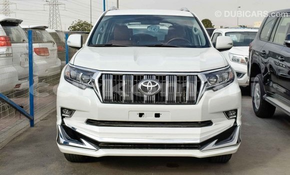 Acheter Import Voiture Toyota Prado Blanc à Import - Dubai, Grande Comore Acheter Import Voiture Toyota Prado Blanc à Import - Dubai, Grande Comore