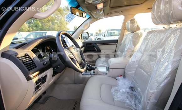 Acheter Import Voiture Toyota Land Cruiser Noir à Import - Dubai, Grande Comore Acheter Import Voiture Toyota Land Cruiser Noir à Import - Dubai, Grande Comore