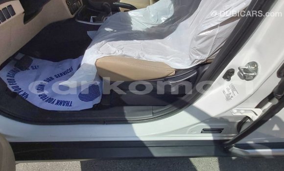 Acheter Import Voiture Mitsubishi Outlander Blanc à Import - Dubai, Grande Comore Acheter Import Voiture Mitsubishi Outlander Blanc à Import - Dubai, Grande Comore