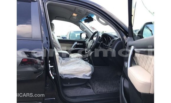 Buy Import Toyota Land Cruiser Black Car in Import - Dubai in Great Comore Buy Import Toyota Land Cruiser Black Car in Import - Dubai in Great Comore