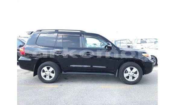 Buy Import Toyota Land Cruiser Black Car in Import - Dubai in Great Comore Buy Import Toyota Land Cruiser Black Car in Import - Dubai in Great Comore