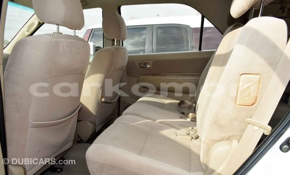 Acheter Import Voiture Toyota Fortuner Blanc à Import - Dubai, Grande Comore Acheter Import Voiture Toyota Fortuner Blanc à Import - Dubai, Grande Comore