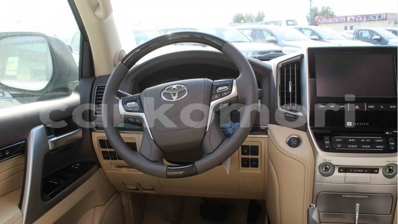 Big with watermark toyota hilux grande comore import dubai 2348