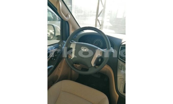 Buy Import Hyundai Accent White Car in Import - Dubai in Great Comore Buy Import Hyundai Accent White Car in Import - Dubai in Great Comore