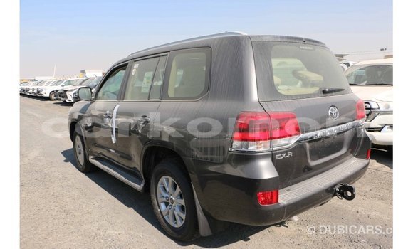 Buy Import Toyota Land Cruiser Black Car in Import - Dubai in Great Comore Buy Import Toyota Land Cruiser Black Car in Import - Dubai in Great Comore