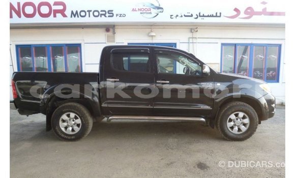 Acheter Import Voiture Toyota Hilux Noir à Import - Dubai, Grande Comore Acheter Import Voiture Toyota Hilux Noir à Import - Dubai, Grande Comore
