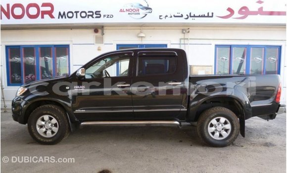Acheter Import Voiture Toyota Hilux Noir à Import - Dubai, Grande Comore Acheter Import Voiture Toyota Hilux Noir à Import - Dubai, Grande Comore