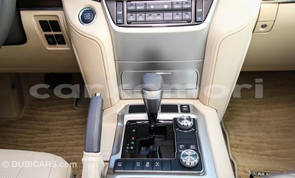 Acheter Import Voiture Toyota Land Cruiser Noir à Import - Dubai, Grande Comore Acheter Import Voiture Toyota Land Cruiser Noir à Import - Dubai, Grande Comore