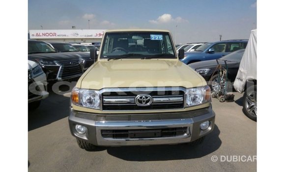 Acheter Import Voiture Toyota Land Cruiser Beige à Import - Dubai, Grande Comore Acheter Import Voiture Toyota Land Cruiser Beige à Import - Dubai, Grande Comore