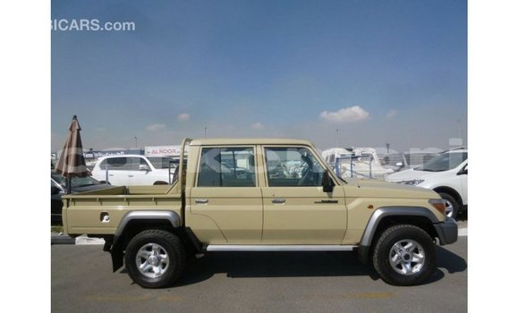 Acheter Import Voiture Toyota Land Cruiser Beige à Import - Dubai, Grande Comore Acheter Import Voiture Toyota Land Cruiser Beige à Import - Dubai, Grande Comore
