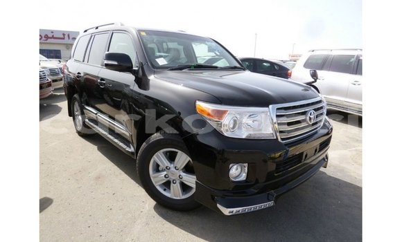 Buy Import Toyota Land Cruiser Black Car in Import - Dubai in Great Comore