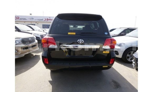 Acheter Import Voiture Toyota Land Cruiser Noir à Import - Dubai, Grande Comore Acheter Import Voiture Toyota Land Cruiser Noir à Import - Dubai, Grande Comore