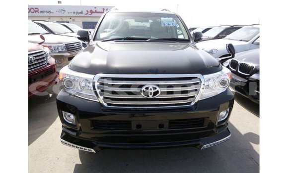 Acheter Import Voiture Toyota Land Cruiser Noir à Import - Dubai, Grande Comore Acheter Import Voiture Toyota Land Cruiser Noir à Import - Dubai, Grande Comore