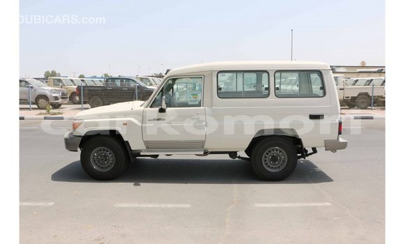 Buy Import Toyota Land Cruiser White Car in Import - Dubai in Great Comore Buy Import Toyota Land Cruiser White Car in Import - Dubai in Great Comore