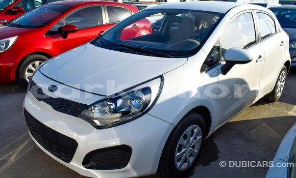 Acheter Import Voiture Kia Rio Blanc à Import - Dubai, Grande Comore Acheter Import Voiture Kia Rio Blanc à Import - Dubai, Grande Comore