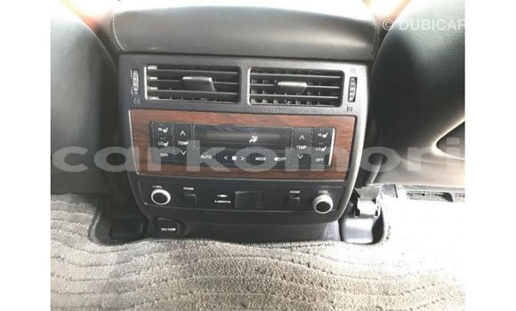 Buy Import Toyota Land Cruiser White Car in Import - Dubai in Great Comore Buy Import Toyota Land Cruiser White Car in Import - Dubai in Great Comore