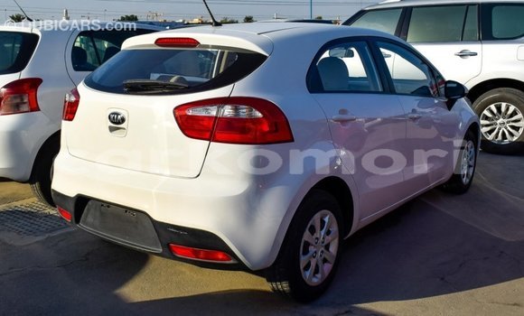 Acheter Import Voiture Kia Rio Blanc à Import - Dubai, Grande Comore Acheter Import Voiture Kia Rio Blanc à Import - Dubai, Grande Comore