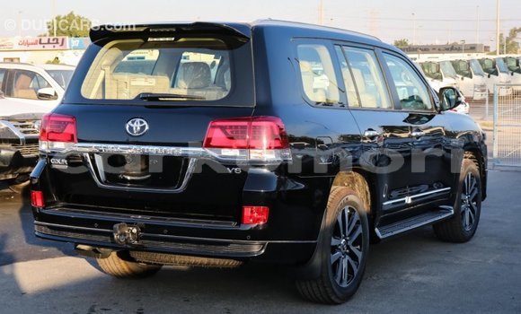 Acheter Import Voiture Toyota Land Cruiser Noir à Import - Dubai, Grande Comore Acheter Import Voiture Toyota Land Cruiser Noir à Import - Dubai, Grande Comore