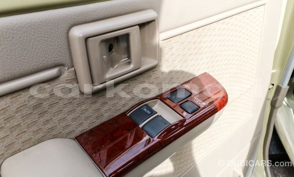 Acheter Import Voiture Toyota Land Cruiser Beige à Import - Dubai, Grande Comore Acheter Import Voiture Toyota Land Cruiser Beige à Import - Dubai, Grande Comore