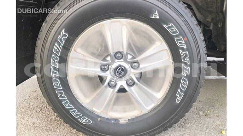 Big with watermark toyota land cruiser grande comore import dubai 2379