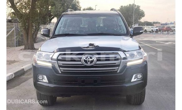 Acheter Import Voiture Toyota Land Cruiser Noir à Import - Dubai, Grande Comore Acheter Import Voiture Toyota Land Cruiser Noir à Import - Dubai, Grande Comore