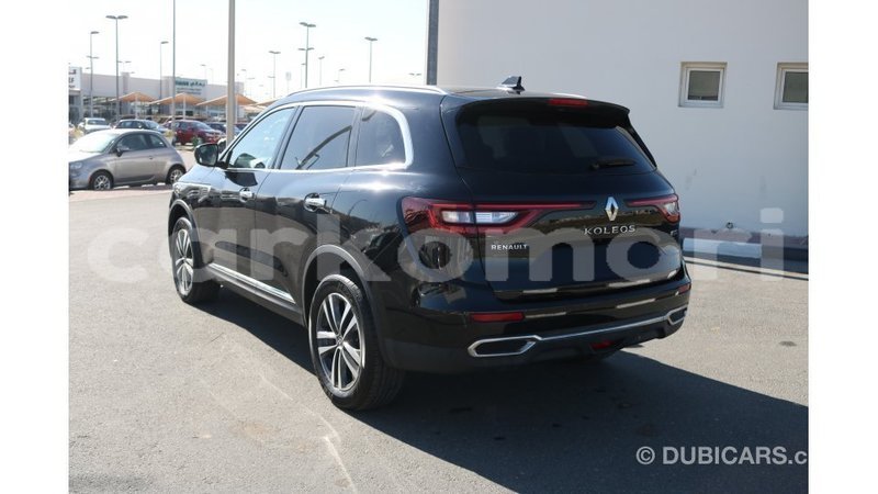 Big with watermark renault 4 grande comore import dubai 2380