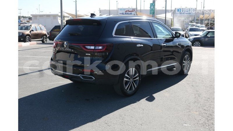 Big with watermark renault 4 grande comore import dubai 2380