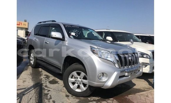 Acheter Import Voiture Toyota Prado Autre à Import - Dubai, Grande Comore Acheter Import Voiture Toyota Prado Autre à Import - Dubai, Grande Comore