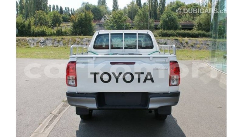 Big with watermark toyota hilux grande comore import dubai 2387